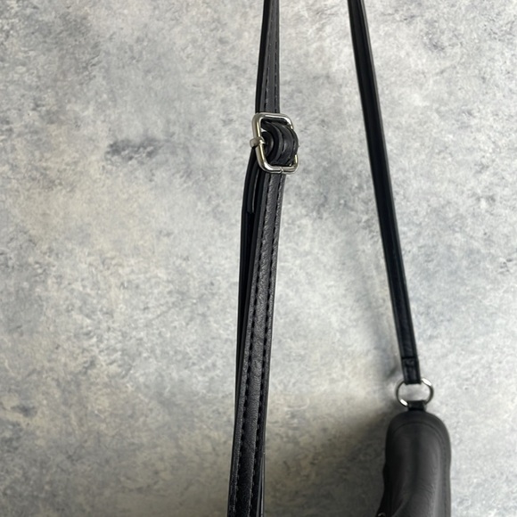 Nicole Miller New York Black Leather Designer Bag - Picture 12 of 14